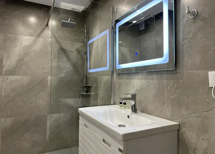 Hidden Gem Azure Apartment *